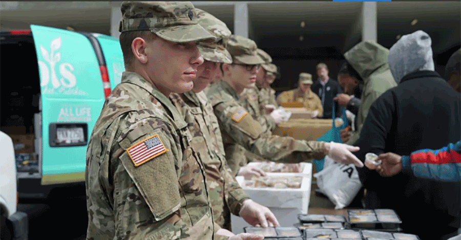 Soldiers serving meals 
